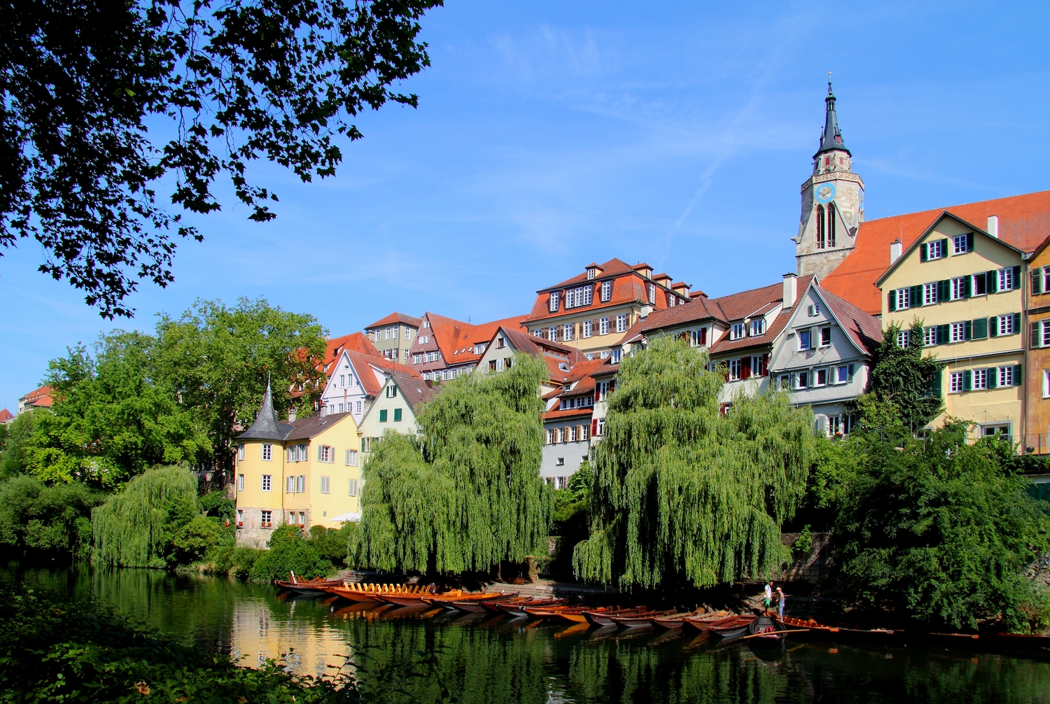 Detektei in Tübingen im Einsatz seit 1995 mit Detektiven in Festanstellung - keine Subunternehmer!