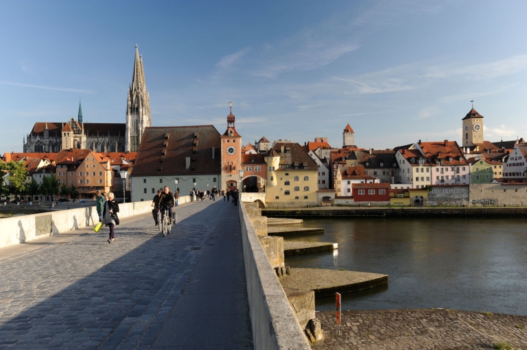 Detektei in Regensburg im Einsatz seit 1995 mit Detektiven in Festanstellung - keine Subunternehmer!