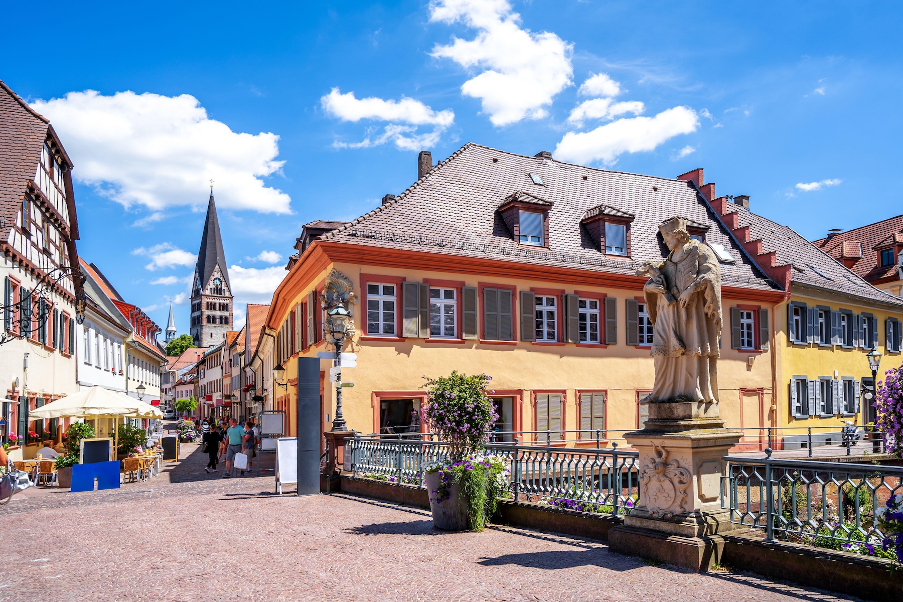 Detektei in Ettlingen im Einsatz seit 1995 mit Detektiven in Festanstellung - keine Subunternehmer!