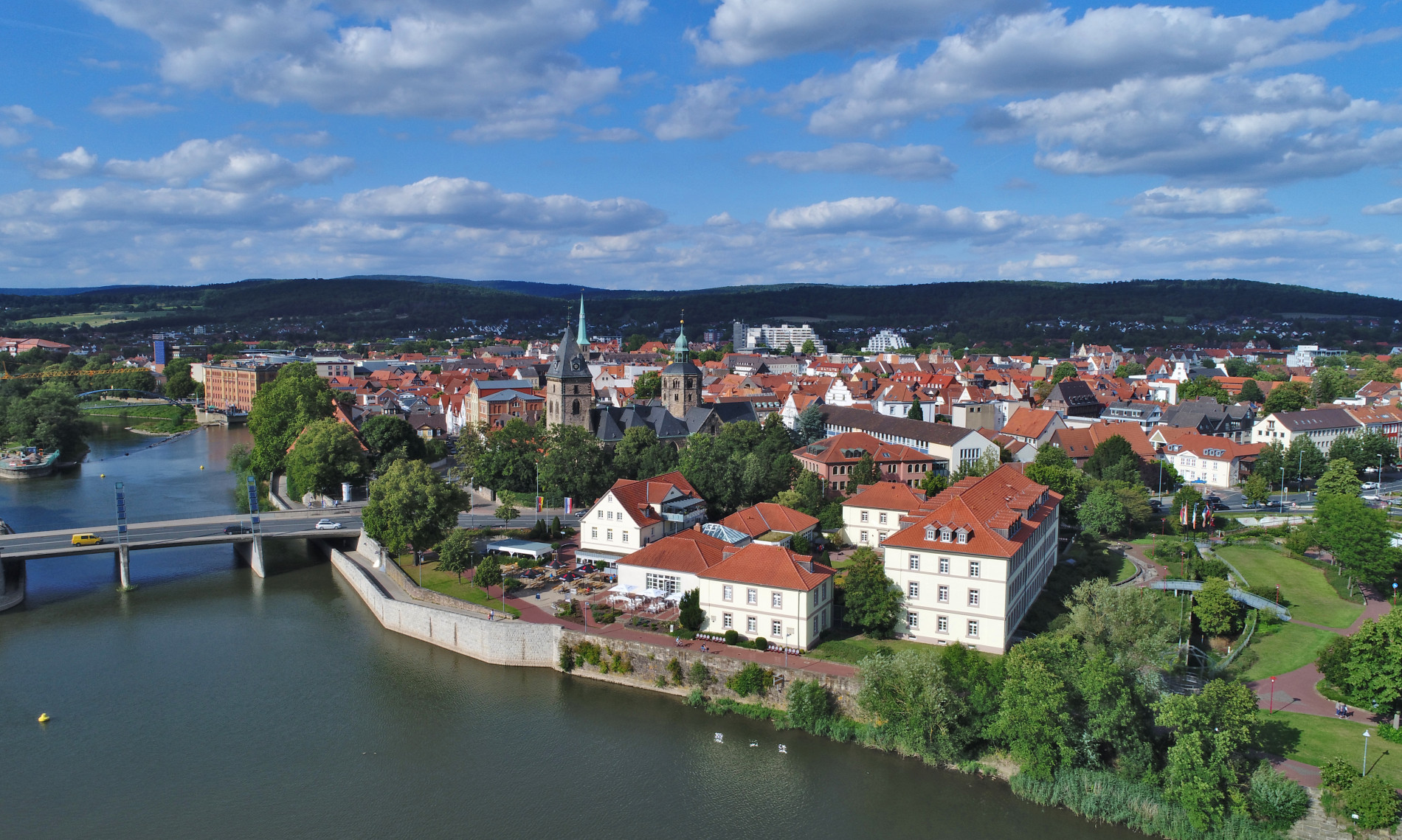 Detektei in Hameln im Einsatz seit 1995 mit Detektiven in Festanstellung - keine Subunternehmer!